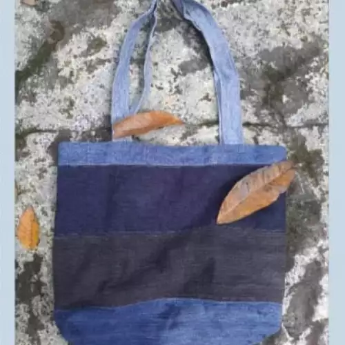 Bolso liviano en jean reciclado con bolsillo interno