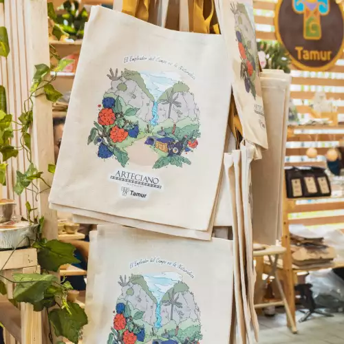 Bolso Tote bag artesanal hecho a mano