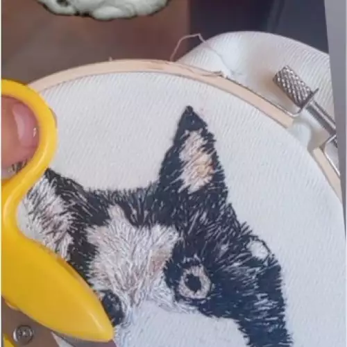 Bordado personalizado de mascota hecho a mano