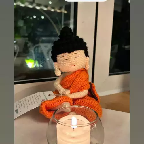 Buda tejido a crochet 20 cm para meditación y yoga