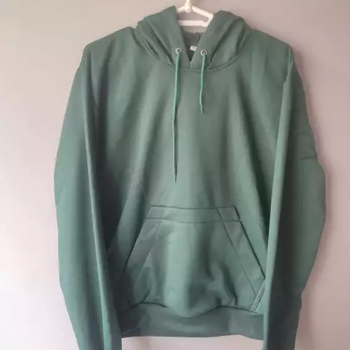 Buzo con capota verde militar algodón licrado unisex
