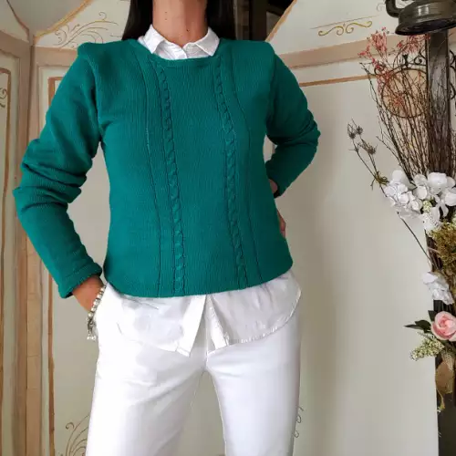 Buzo tejido verde cuello redondo talla M