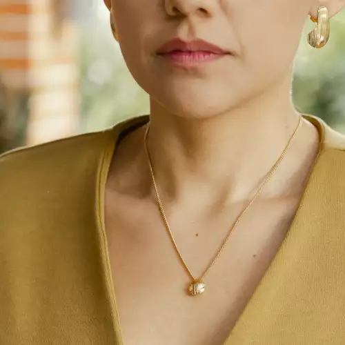 Cadena Emblema para Mujer en Bronce con baño en Oro 24K