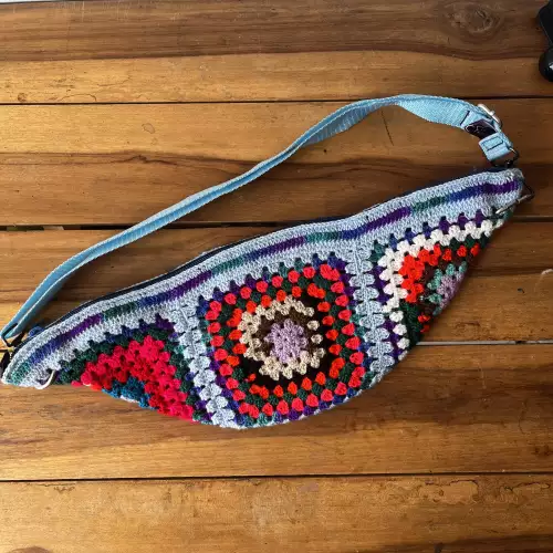 Canguro tejido crochet multicolor artesanal