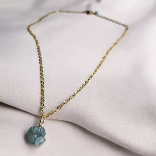 Collar apatita azul con cadena acero inoxidable