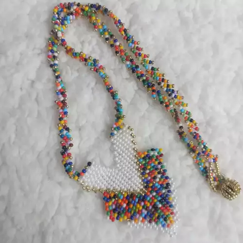 Collar espíritu colorido geométrico hecho a mano