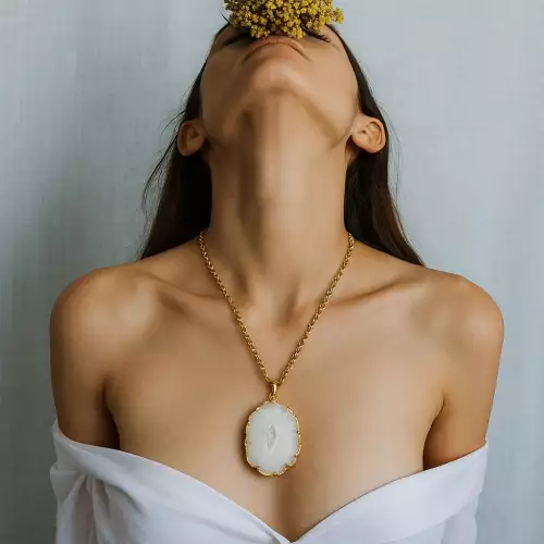 Collar mujer cuarzo cristal redondo baño oro 24k
