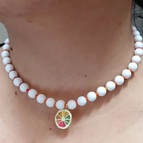 Collar toronja perla blanca dije naranja mostacilla