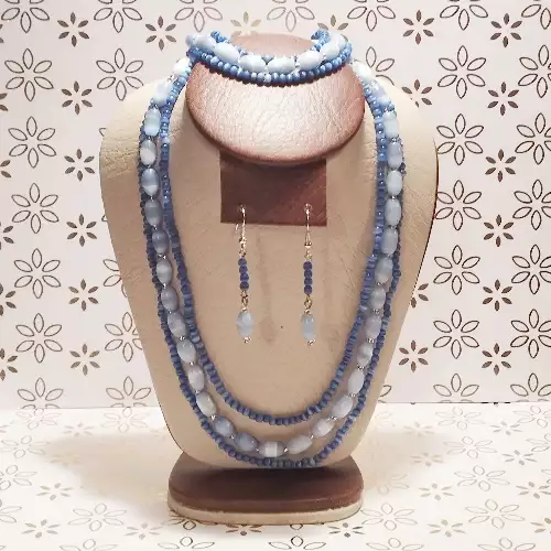 Collar tres capas, aretes y pulsera ojo de gato