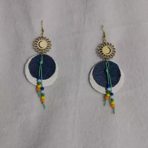 Collar y aretes eclipse en denim reutilizado
