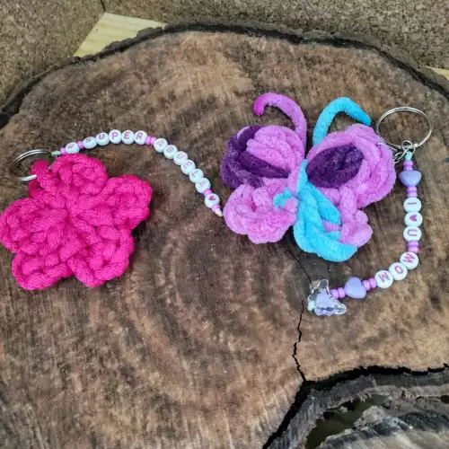 Combo lapicero con corazón tejido + llavero personalizado - Día de la madre