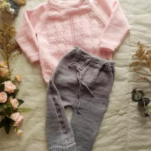Conjunto bebé rosa y gris hilo antialérgico