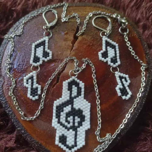 Conjunto collar aretes miyuki acero quirúrgico 23 cm