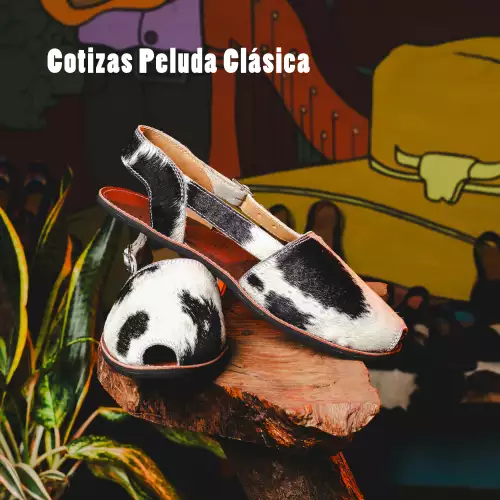 Cotiza peluda en cuero natural con patrón único