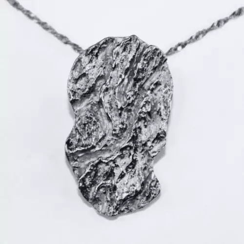 Dije espíritu árbol plata 950 con código QR