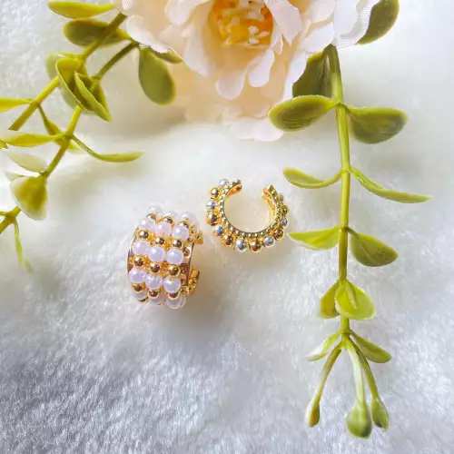 Ear cuff tejido para resaltar tu outfit diario