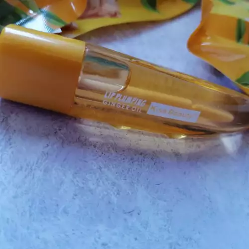 Gloss voluminizador labial con jengibre hidratante