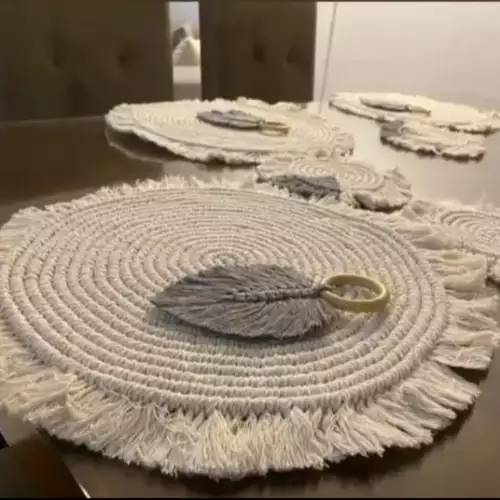 Individuales, posa vasos redondos y porta servilletas en hoja tejido en macrame