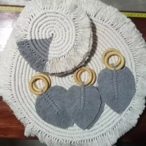 Individuales, posa vasos redondos  y porta servilletas en hoja tejido en macrame