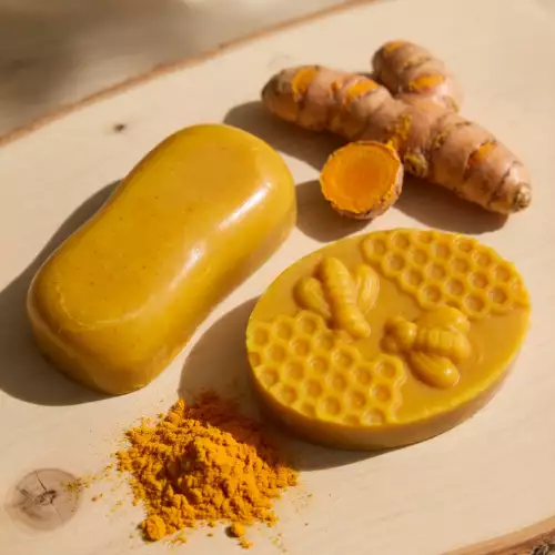 Jabón cúrcuma y almendras 100gr artesanal