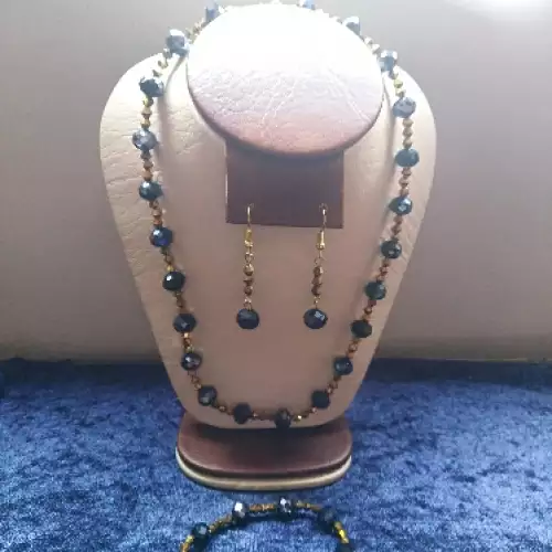 Juego collar, aretes y pulsera murano negro dorado