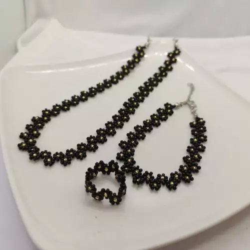 Juego de accesorios choker y pulsera mostacilla checa
