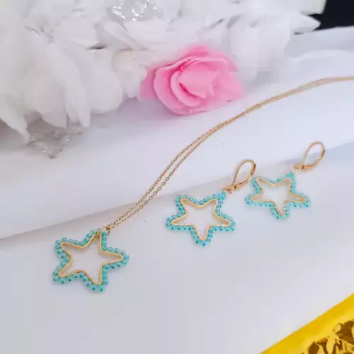 Juego de cadenita y aretes estrella en mostacilla artesanal