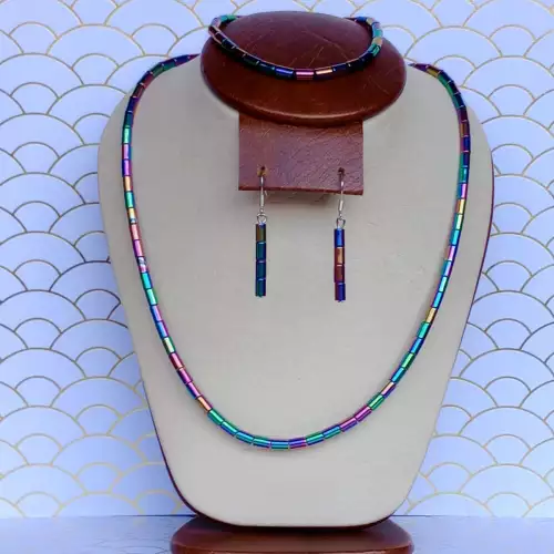 Juego de collar, aretes y pulsera acerina arcoíris