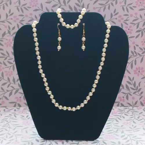 Juego de collar, aretes y pulsera perlas blancas doradas