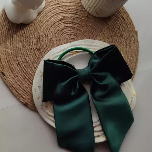 Lazo de satín con colero elástico integrado