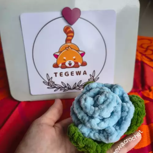 Llavero rosa plush azul celeste tejido a crochet