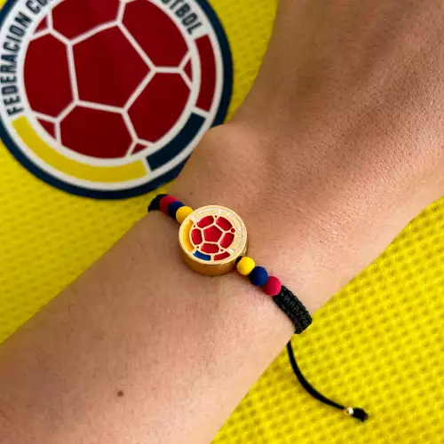 Manilla macramé escudo Colombia tejida a mano