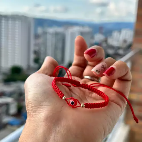 Manilla macramé ojo turco rojo protección