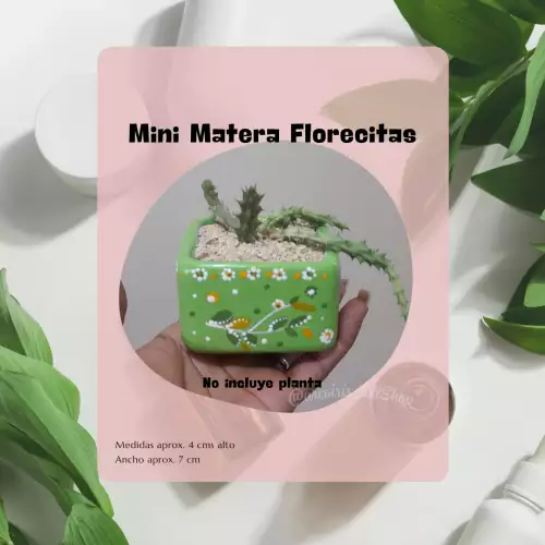 Minimatera con florecitas pintada a mano personalizada