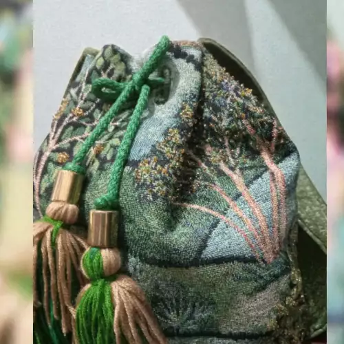 Mochila media verde Bosque Bordado
