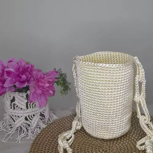 Mochila Tejida Cordón Seda Aimara Color Perlado
