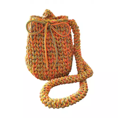 Mochila Tricolor tejida a mano diseño tradicional