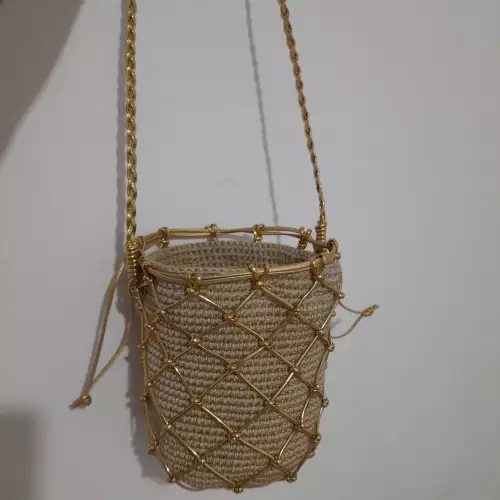 Mochila Wayuu en malla Dorada color Beigue