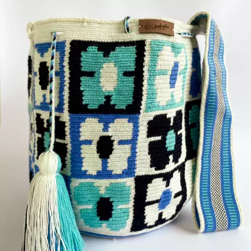 Mochila Wayuu flores azules tejida artesanal grande