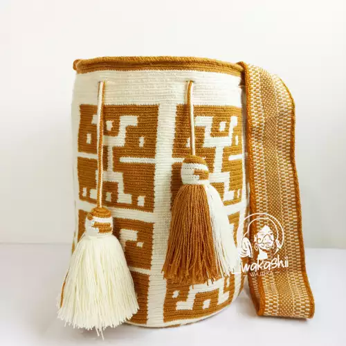 Mochila Wayuu mostaza claro tejida tradicional