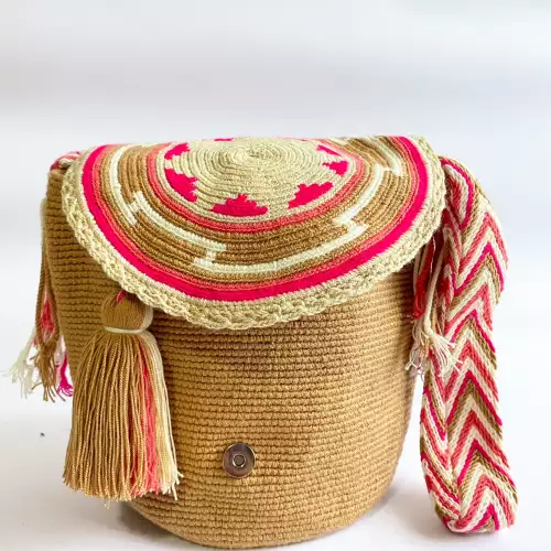 Mochila Wayuu tapa beige mediana con forro interno