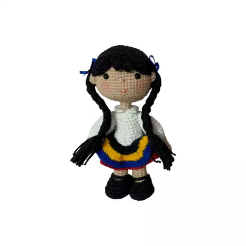 Muñeca andina tejida a crochet con base de apoyo