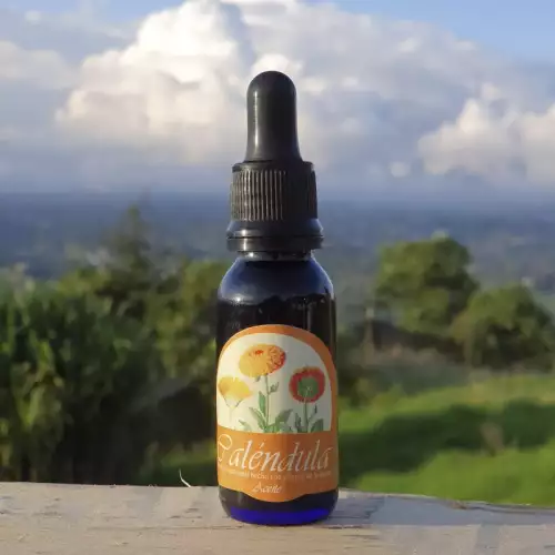 Oleato de caléndula natural para piel y masajes corporales
