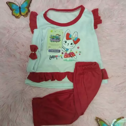Pijama para niña con volantes y pantalón a juego