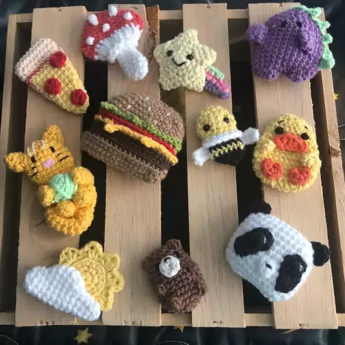 Pin amigurumi tejido crochet con diseños variados