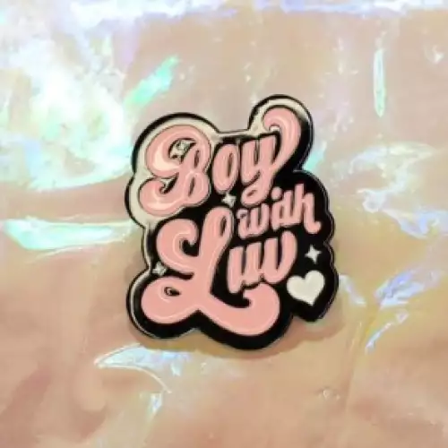 Pin metálico &quot;Boy with luv&quot;