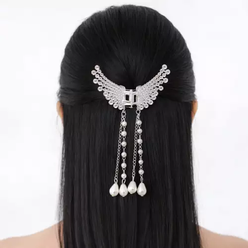 Pinza caimán mariposa plateada elegante para cabello