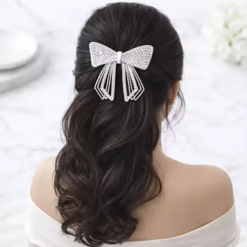 Pinza para cabello elegante con brillos plateado