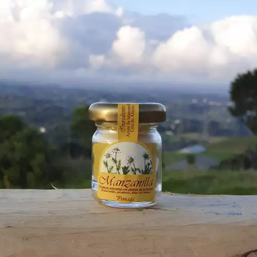 Pomada de manzanilla natural desinflamatoria e hidratante