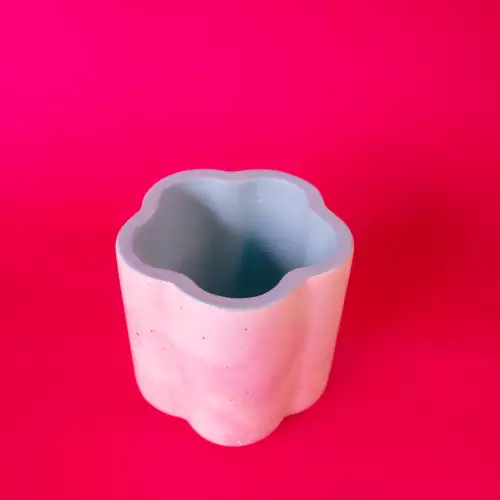 Portalápices flor cemento blanco rosa azul a mano